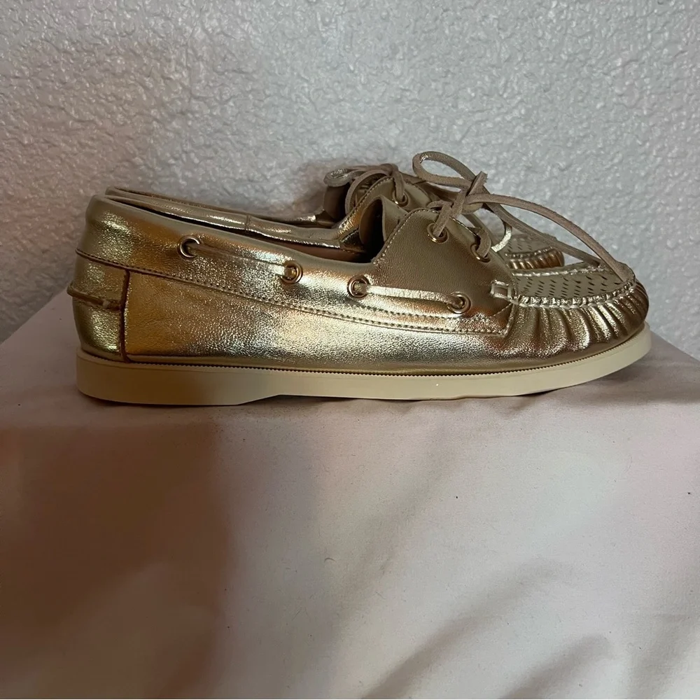 Steve Madden Gold Boat Shoes - Picture 3 of 5